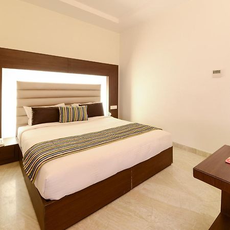 Hotel Alleviate Агра Экстерьер фото