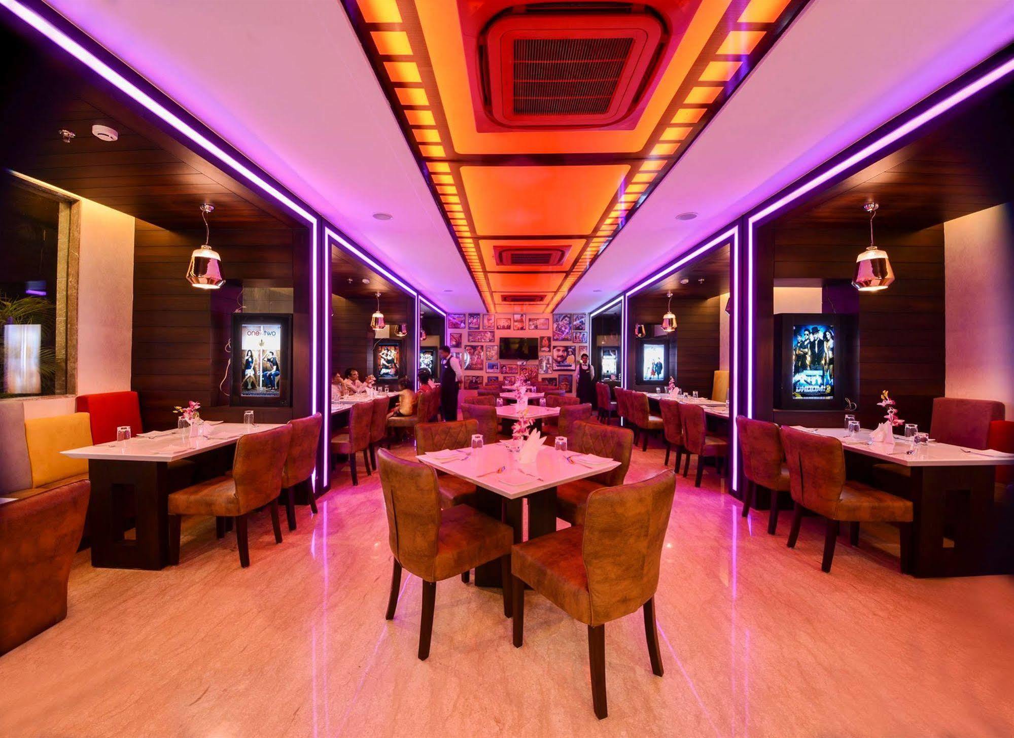 Hotel Alleviate Агра Экстерьер фото