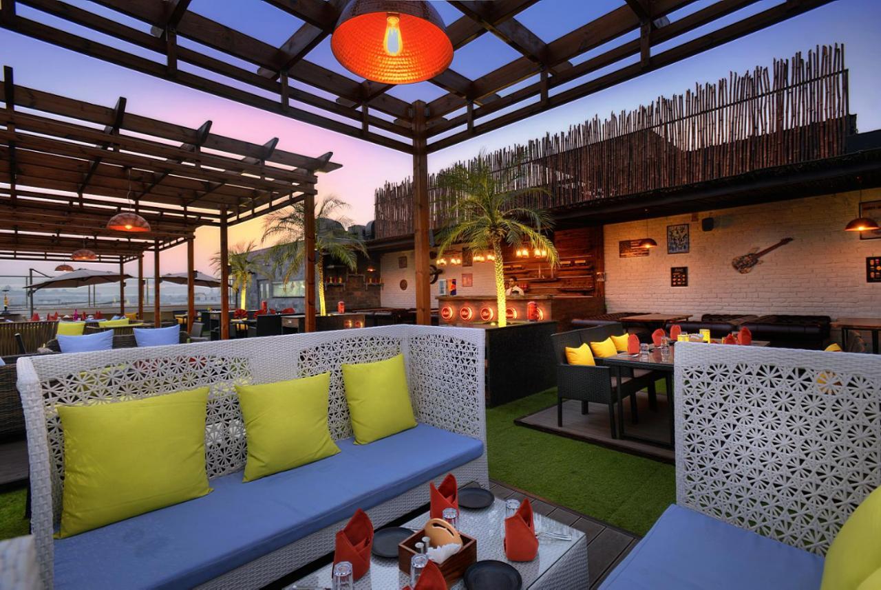 Hotel Alleviate Агра Экстерьер фото
