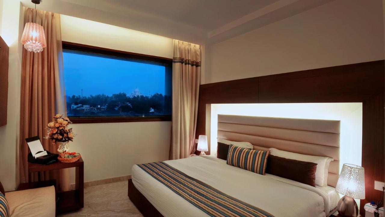 Hotel Alleviate Агра Экстерьер фото